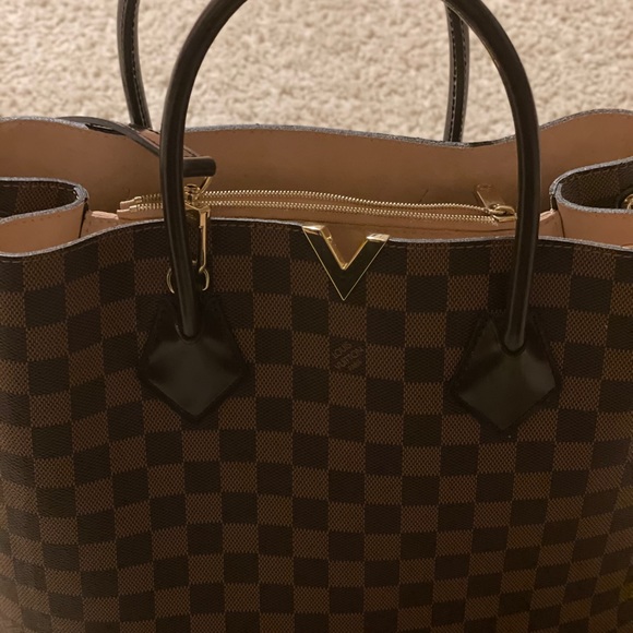 Authentic Louis Vuitton Kensington - Picture 3 of 11